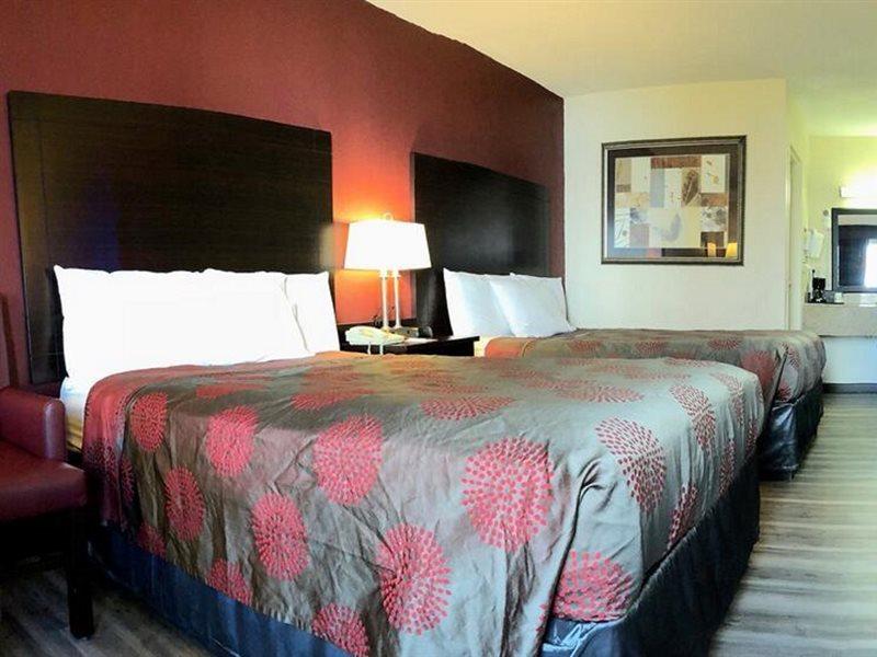 Ramada By Wyndham Harrisonburg Motel Eksteriør billede