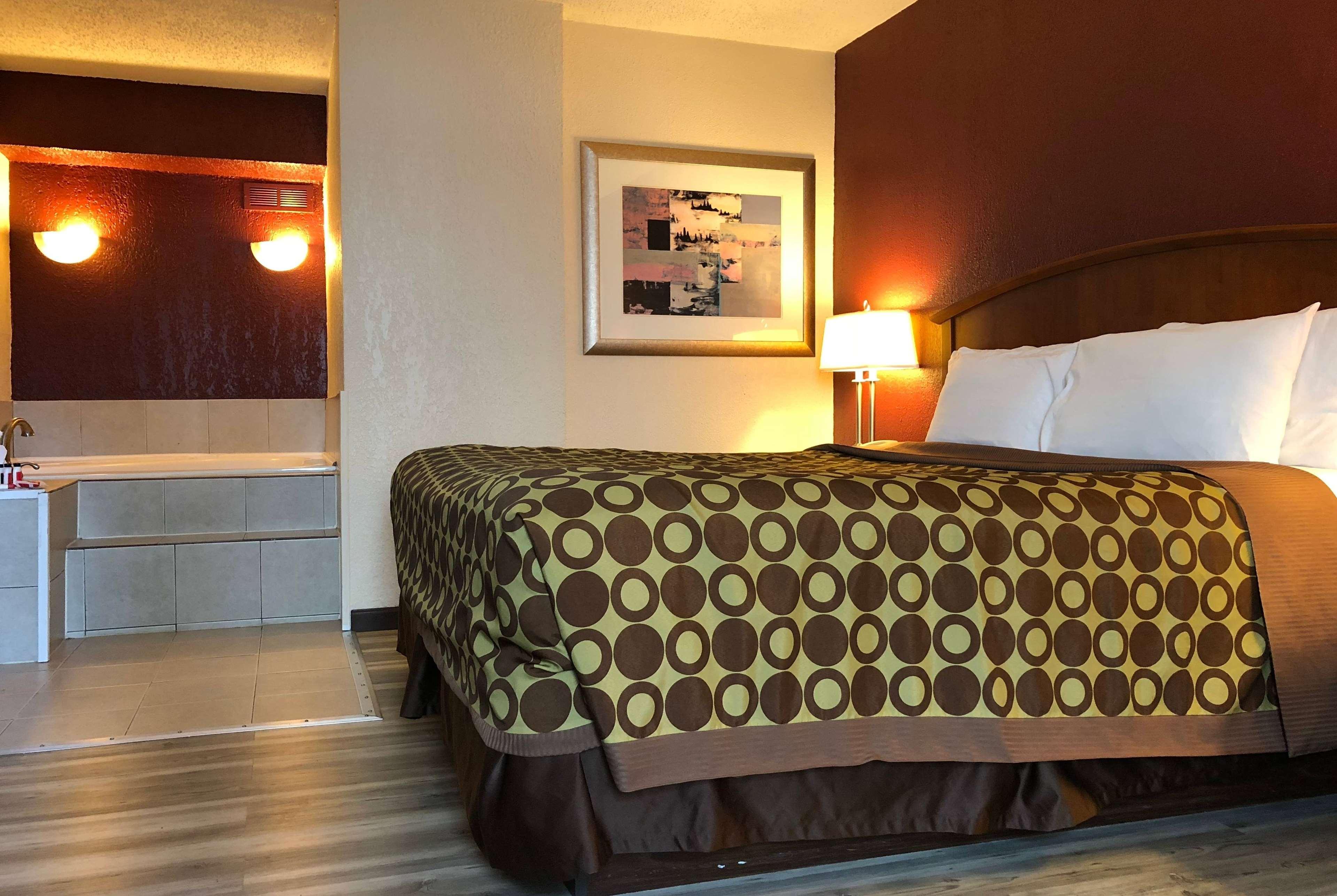 Ramada By Wyndham Harrisonburg Motel Eksteriør billede
