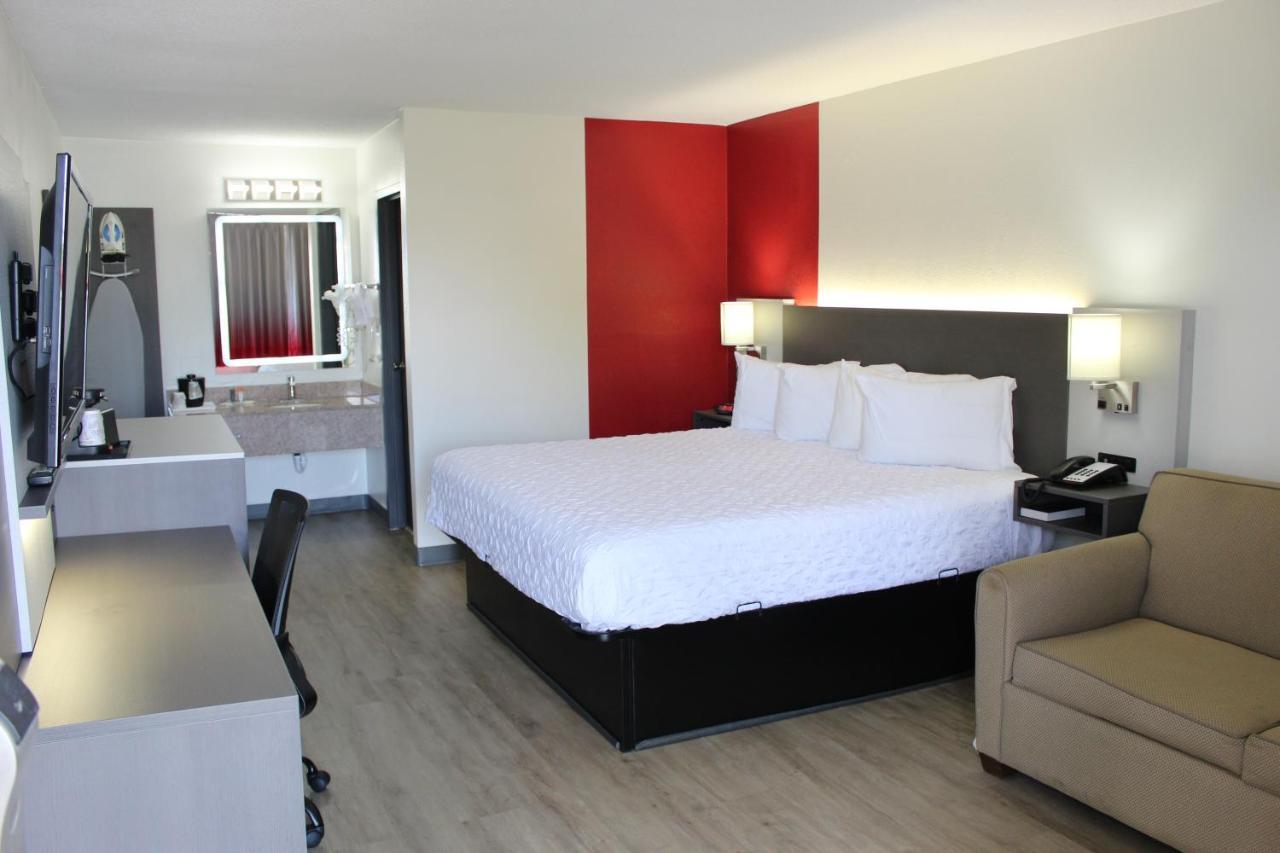 Ramada By Wyndham Harrisonburg Motel Eksteriør billede
