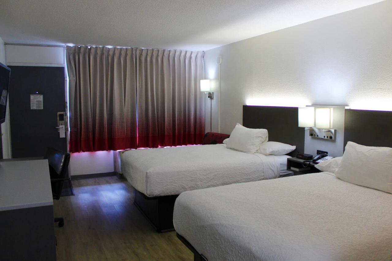 Ramada By Wyndham Harrisonburg Motel Eksteriør billede