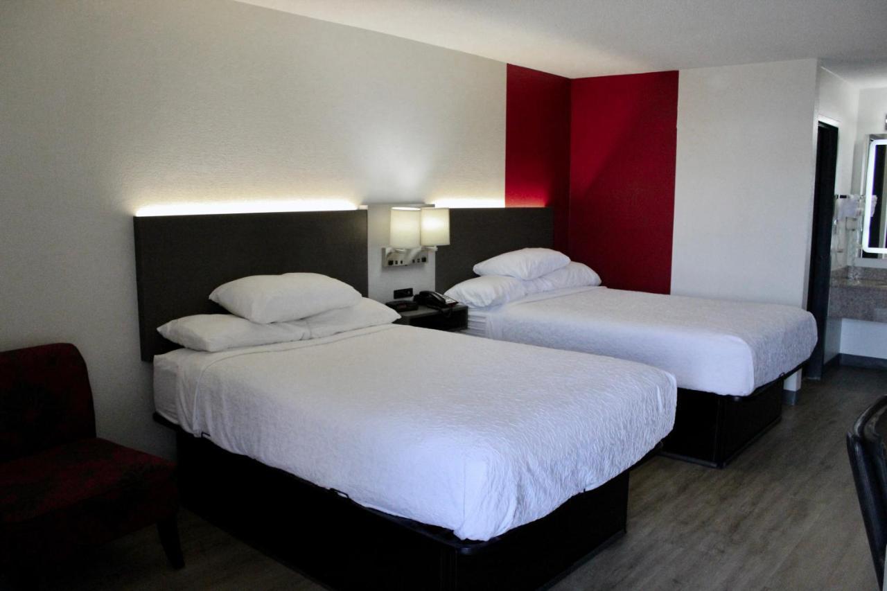 Ramada By Wyndham Harrisonburg Motel Eksteriør billede
